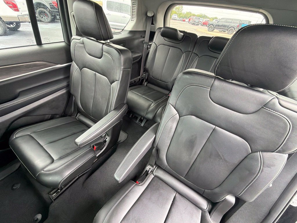 Used 2023 Jeep Grand Cherokee L Limited AWD/4WD image 5