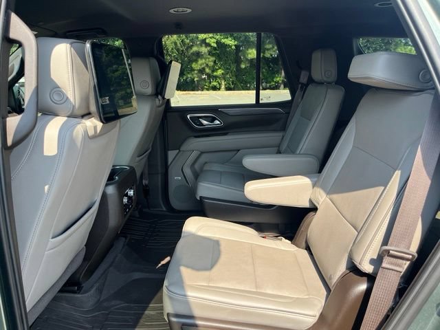Used 2024 GMC Yukon SLT w/ SLT Luxury Package AWD/4WD image 6