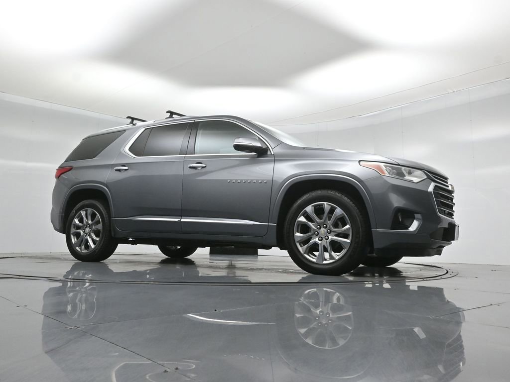 Used 2018 Chevrolet Traverse Premier image 2