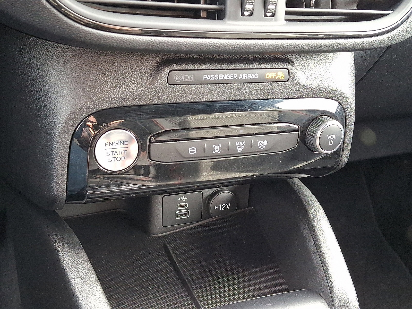 Certified 2025 Ford Escape ST-Line Elite w/ Tech Pack #1 image 18