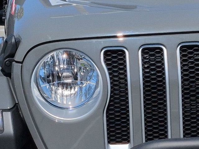 Used 2022 Jeep Wrangler Unlimited Sahara w/ Cold Weather Group AWD/4WD image 10