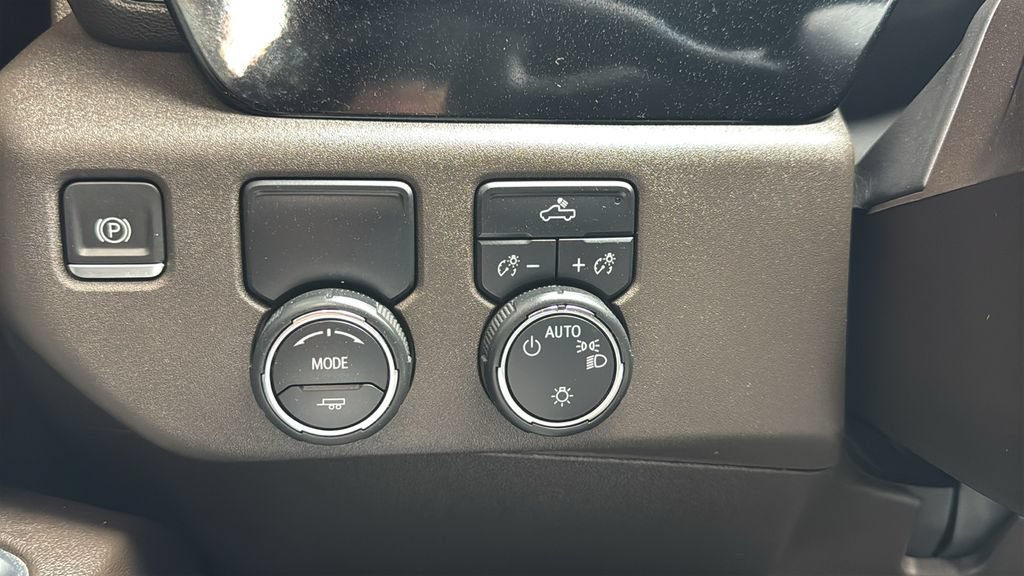 Used 2023 Chevrolet Silverado 1500 LT RWD image 18