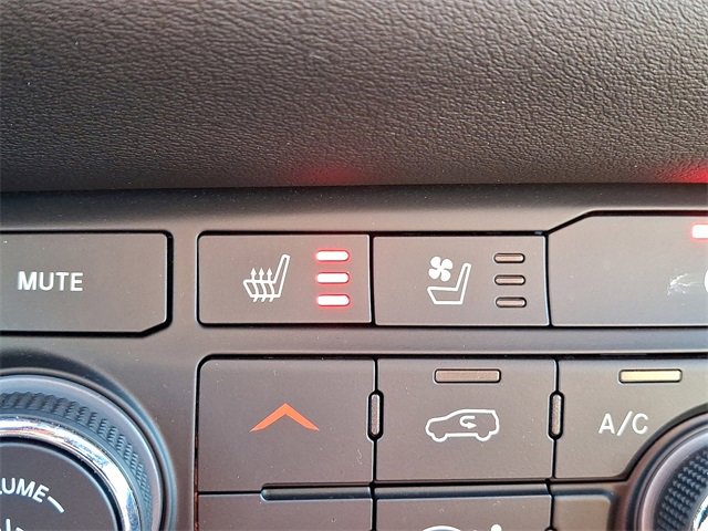 Used 2023 Dodge Durango GT image 25