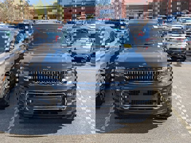 Used 2023 Jeep Grand Cherokee L Overland w/ Luxury Tech Group IV image 8