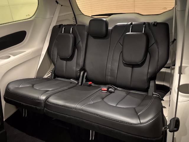 Used 2023 Chrysler Pacifica Touring-L w/ Road Tripper Package AWD/4WD image 24