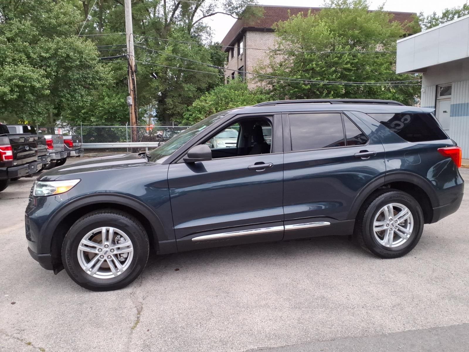 Certified 2023 Ford Explorer XLT AWD/4WD image 6