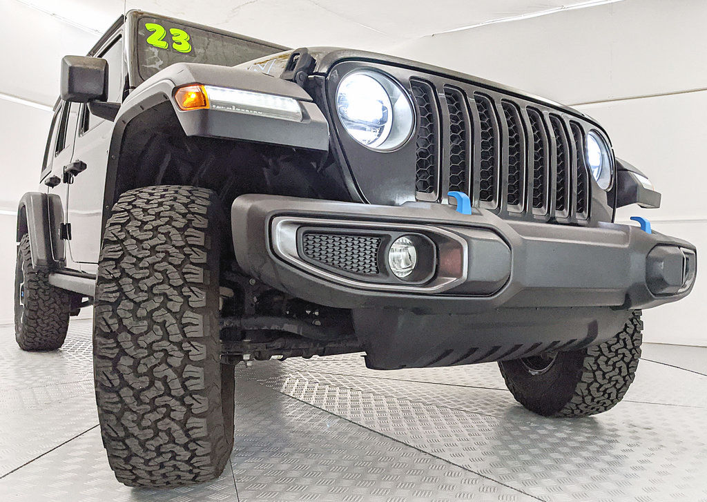 Used 2023 Jeep Wrangler Unlimited Rubicon 4xe AWD/4WD image 20