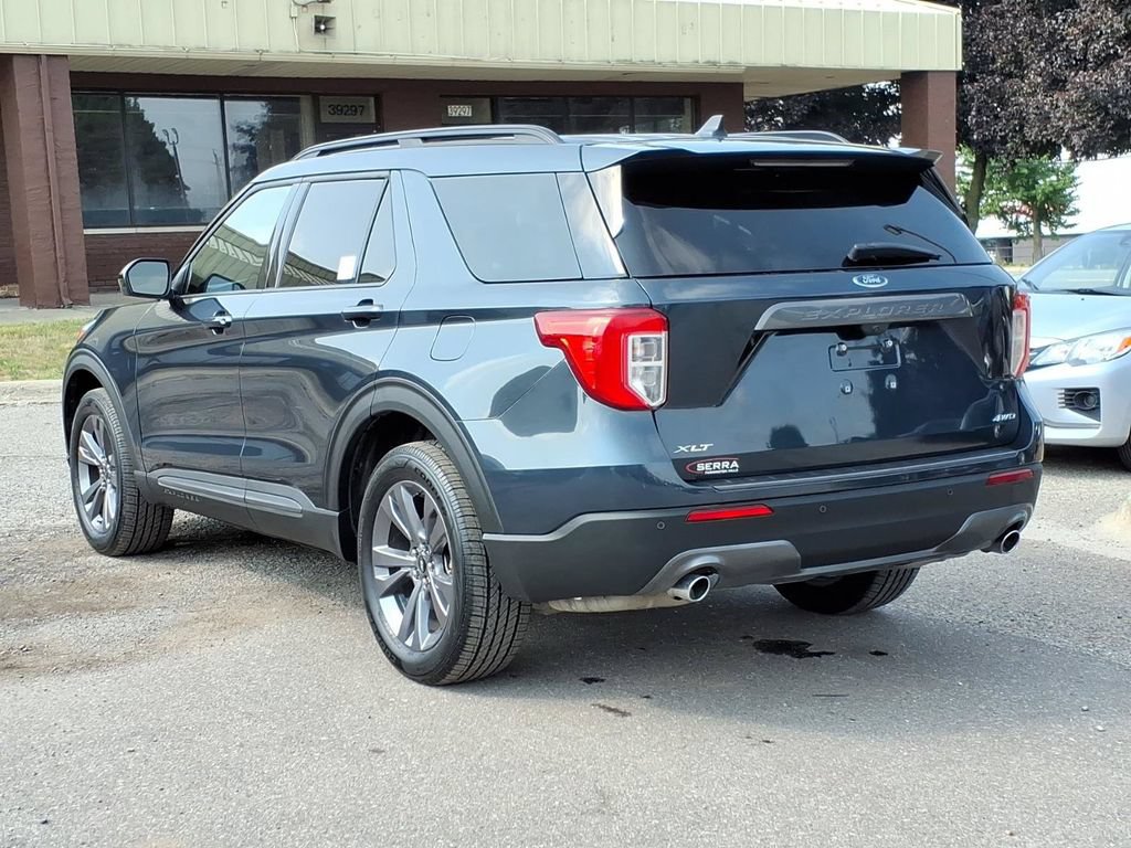 Certified 2023 Ford Explorer XLT w/ Equipment Group 202A AWD/4WD image 3