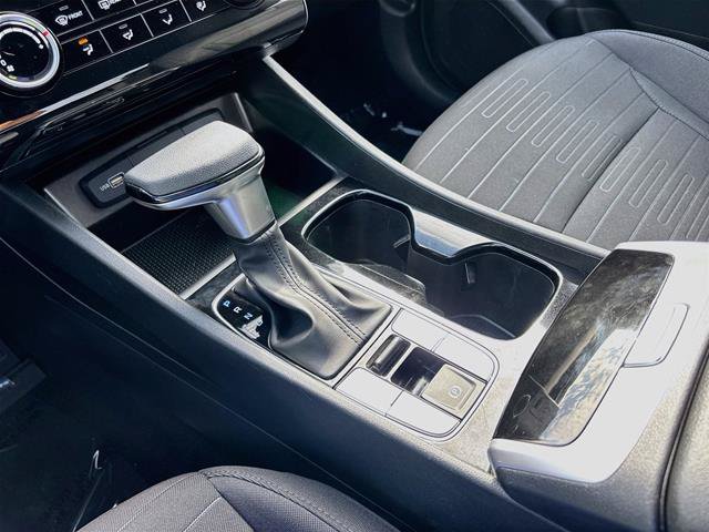 Used 2024 Hyundai Santa Cruz SE FWD image 17