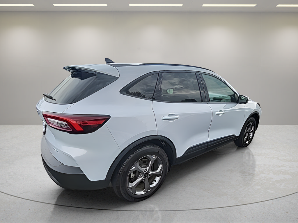 Certified 2025 Ford Escape ST-Line Select AWD/4WD image 8