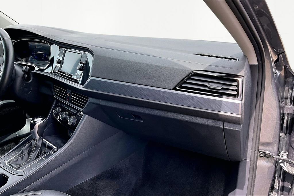 Used 2024 Volkswagen Jetta SE FWD image 17