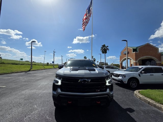 Used 2025 Chevrolet Silverado 1500 LT Trail Boss w/ LT Trail Boss Premium Package AWD/4WD image 3