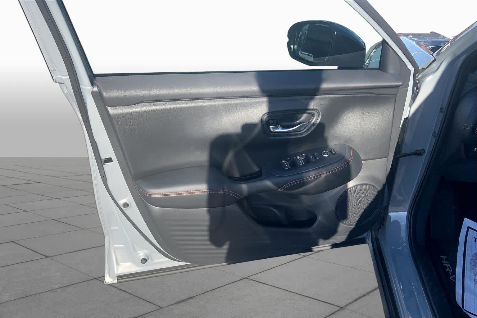 Used 2025 Honda HR-V Sport image 22
