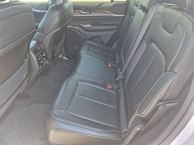 Used 2023 Jeep Grand Cherokee Limited w/ Trailer Tow Prep Group (B) AWD/4WD image 26