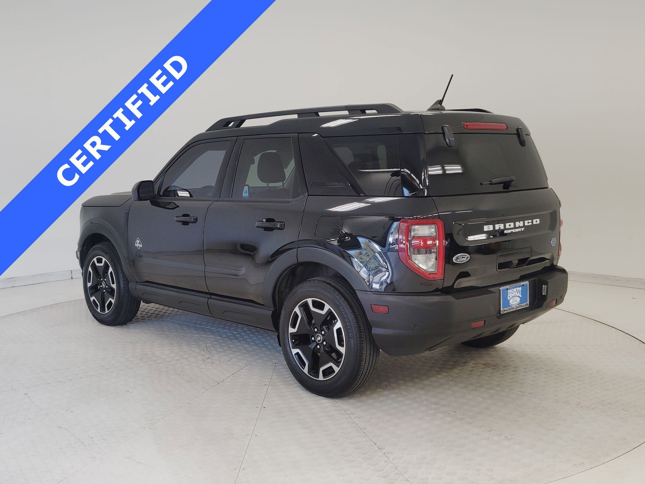 Certified 2023 Ford Bronco Sport Outer Banks w/ Tech Package image 3