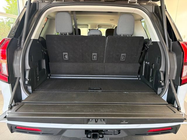 Certified 2025 Ford Expedition Active AWD/4WD image 11
