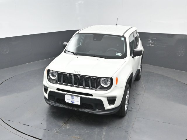 Used 2023 Jeep Renegade Latitude AWD/4WD image 19