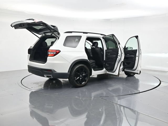 Used 2025 Honda Pilot Black Edition image 53