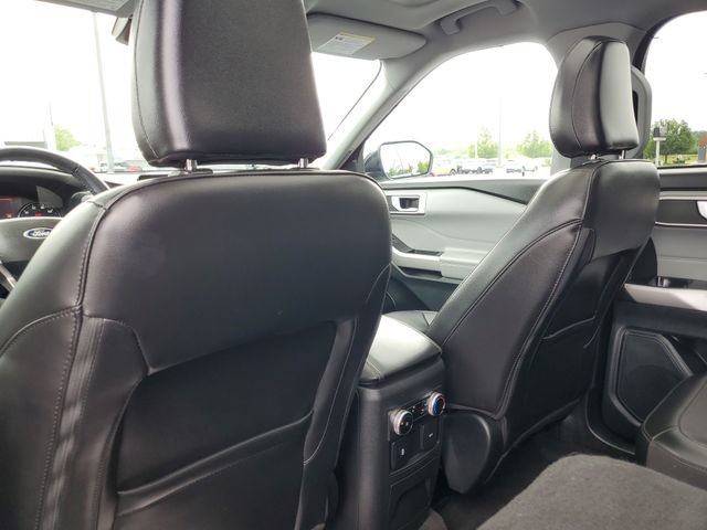 Certified 2023 Ford Explorer XLT w/ Equipment Group 202A AWD/4WD image 35