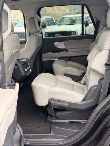 Certified 2025 Ford Expedition Active AWD/4WD image 11
