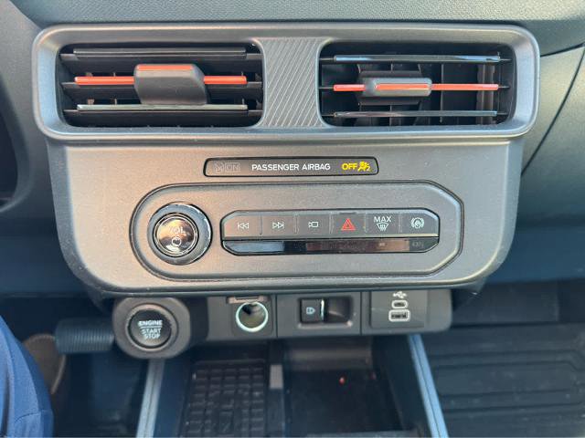 Certified 2025 Ford Maverick Lariat AWD/4WD image 20