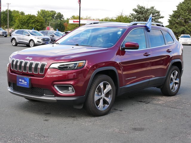 Used 2019 Jeep Cherokee Limited w/ Luxury Group AWD/4WD image 4