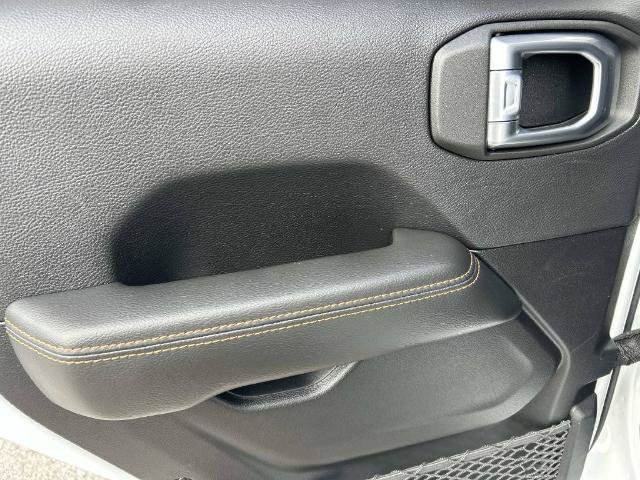 Used 2021 Jeep Wrangler Unlimited Sahara AWD/4WD image 13