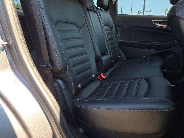 Certified 2024 Ford Edge SEL w/ Convenience Package AWD/4WD image 9