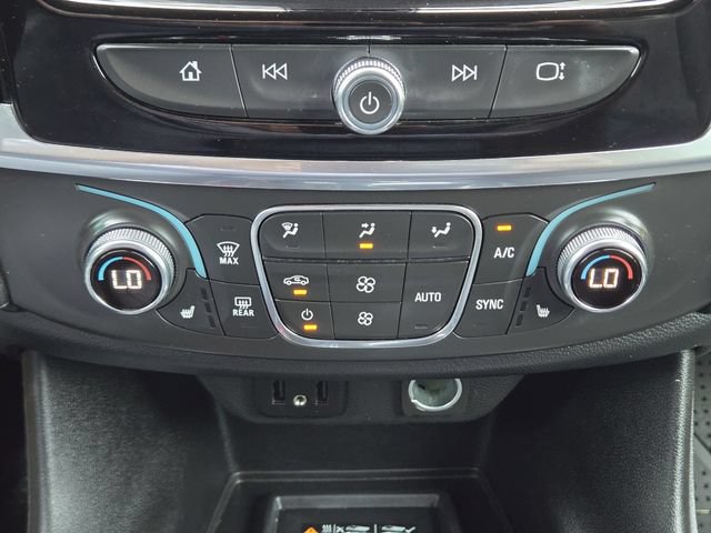 Used 2023 Chevrolet Traverse LT FWD image 18