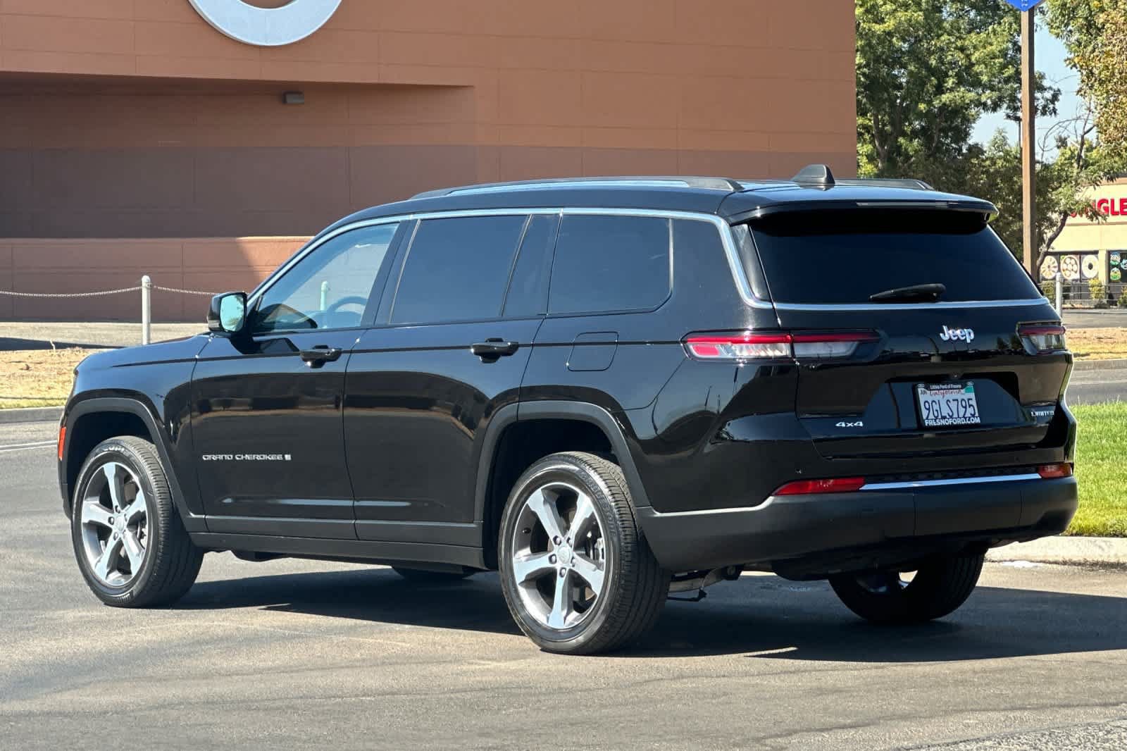 Used 2023 Jeep Grand Cherokee L Limited w/ Luxury Tech Group II AWD/4WD image 7