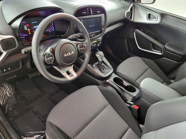 Used 2023 Kia Soul LX image 12