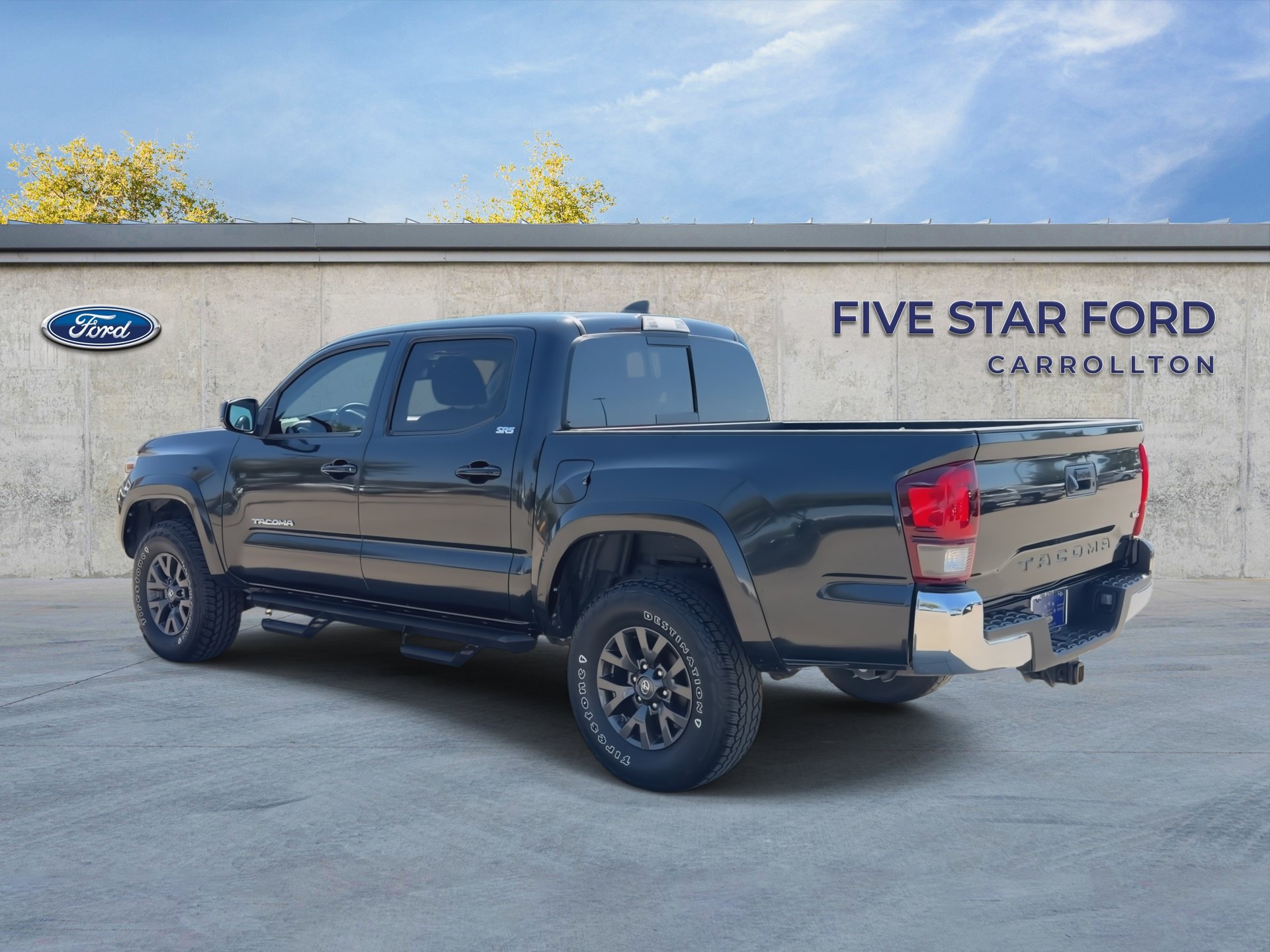 Used 2020 Toyota Tacoma SR5 RWD image 6