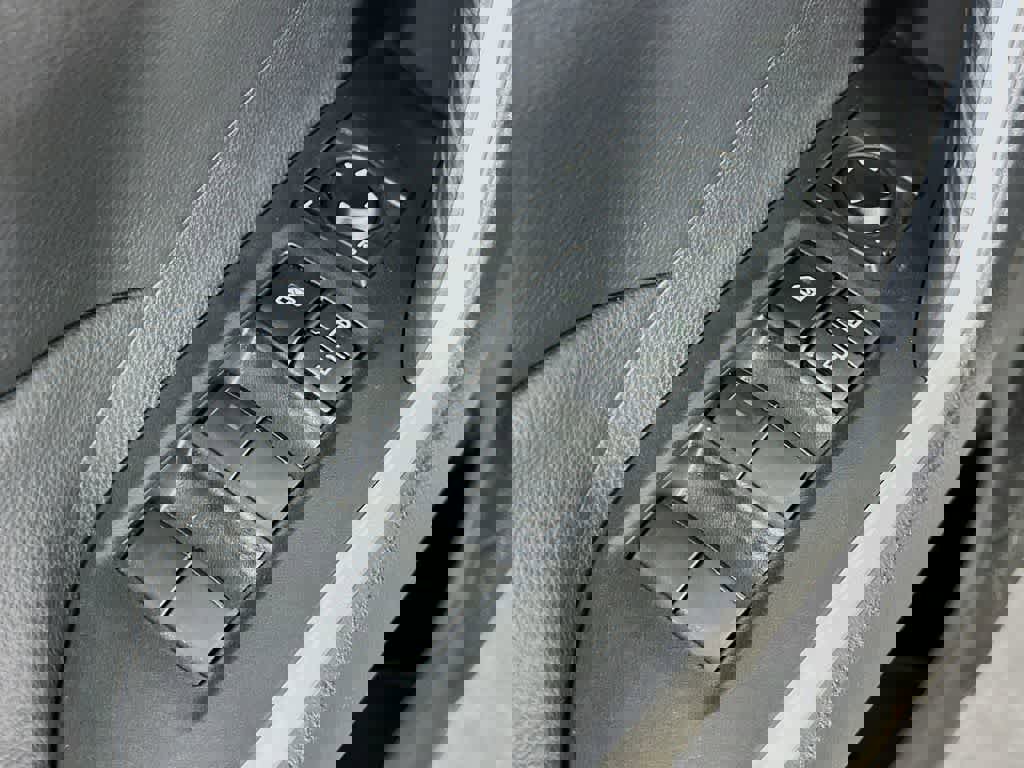 Used 2023 Toyota RAV4 LE image 28