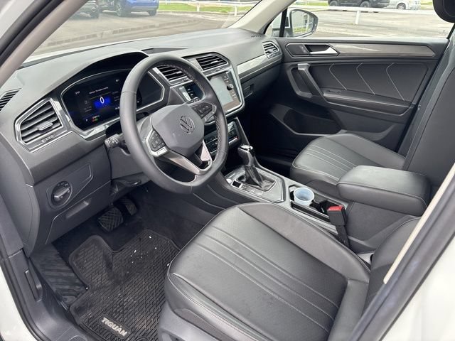 Used 2023 Volkswagen Tiguan SE FWD image 8