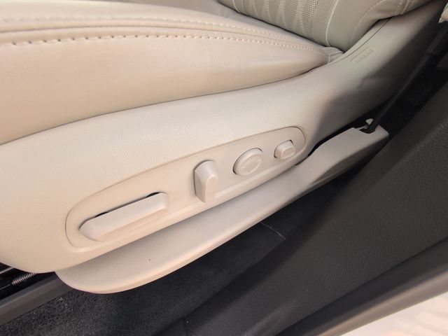 Used 2022 Buick Enclave Avenir w/ Avenir Technology Package FWD image 13