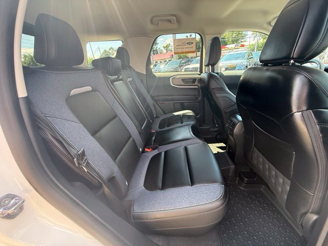 Certified 2025 Ford Bronco Sport Outer Banks w/ Outer Banks Tech Package+ AWD/4WD image 17