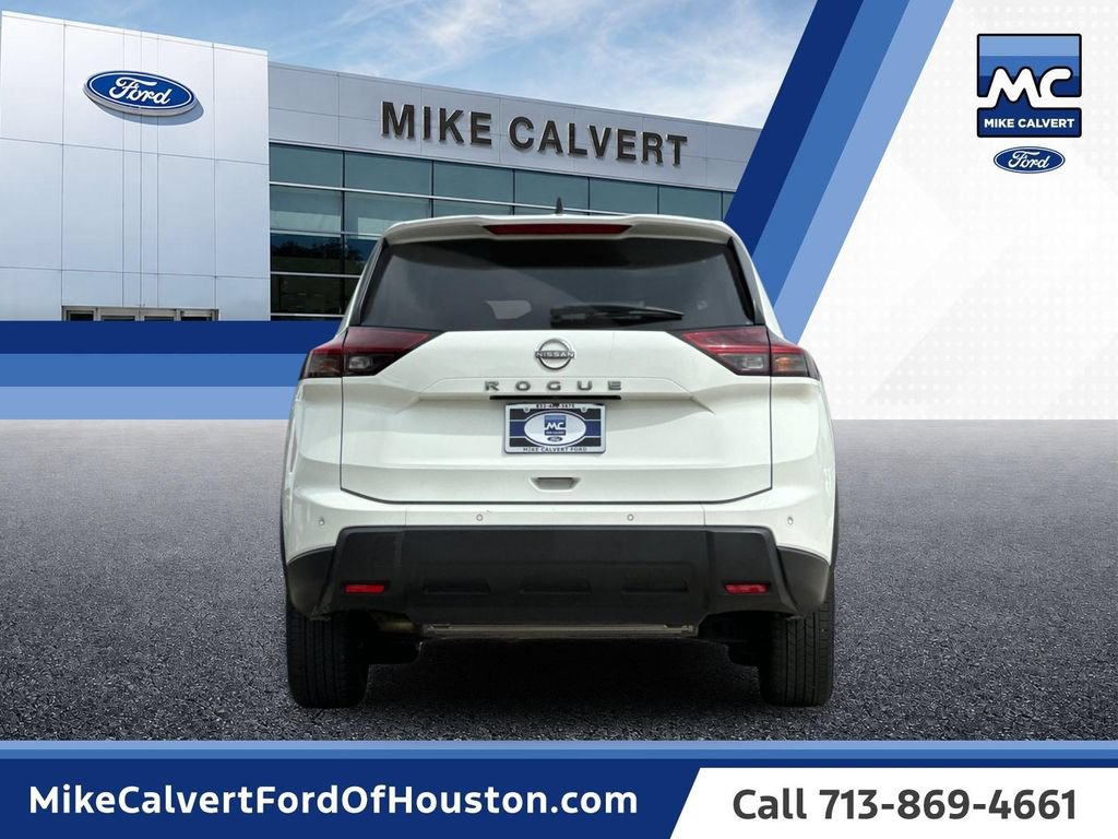 Used 2024 Nissan Rogue S FWD image 4