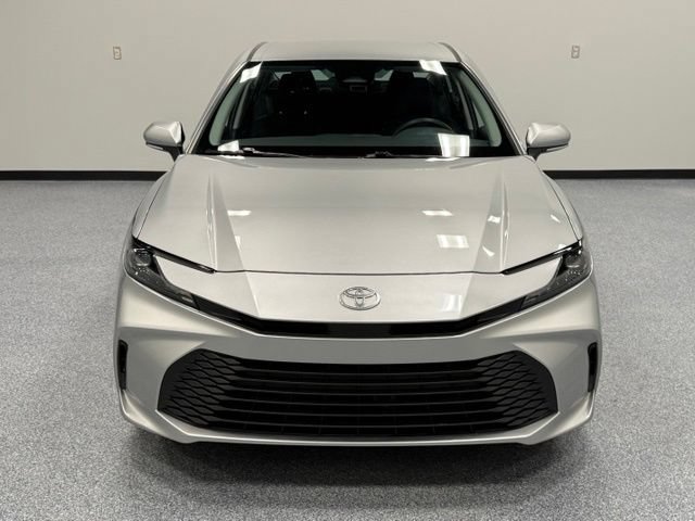 Used 2025 Toyota Camry LE FWD image 4