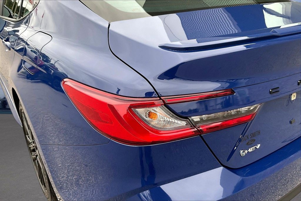 Used 2025 Toyota Camry SE FWD image 23