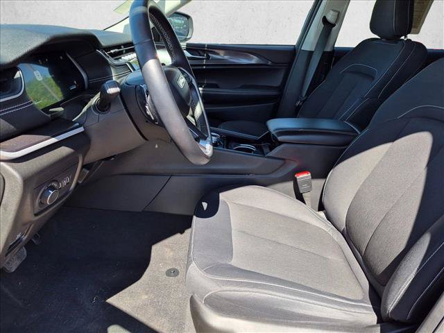 Used 2022 Jeep Grand Cherokee L Laredo w/ Luxury Tech Group I AWD/4WD image 10