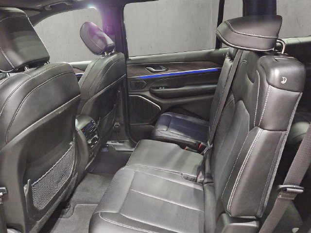 Used 2023 Jeep Grand Cherokee L Overland AWD/4WD image 22