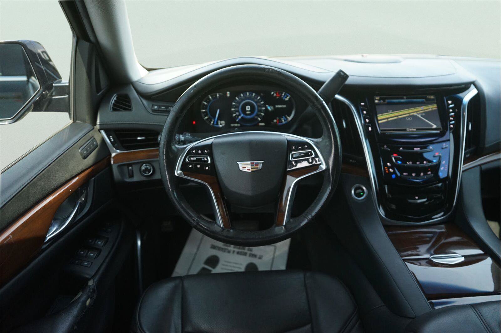 Used 2019 Cadillac Escalade Luxury AWD/4WD image 24