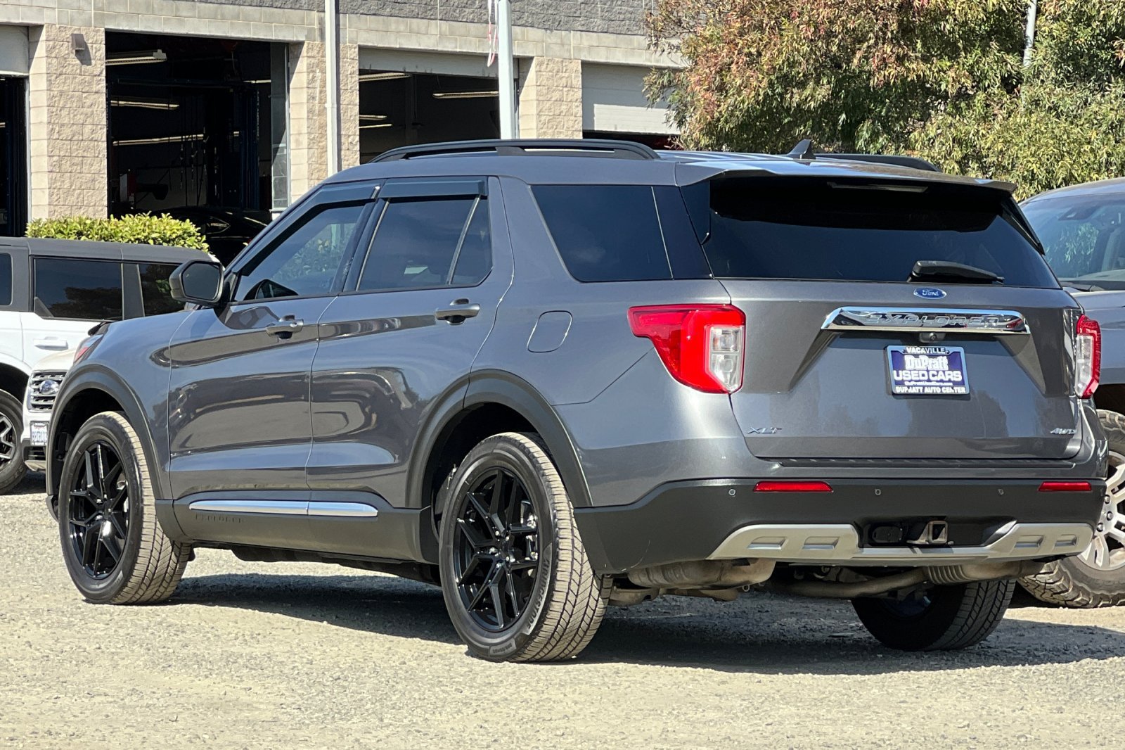 Certified 2021 Ford Explorer XLT w/ Equipment Group 202A AWD/4WD image 6