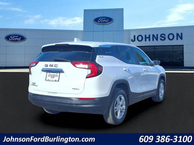 Used 2024 GMC Terrain SLE image 3
