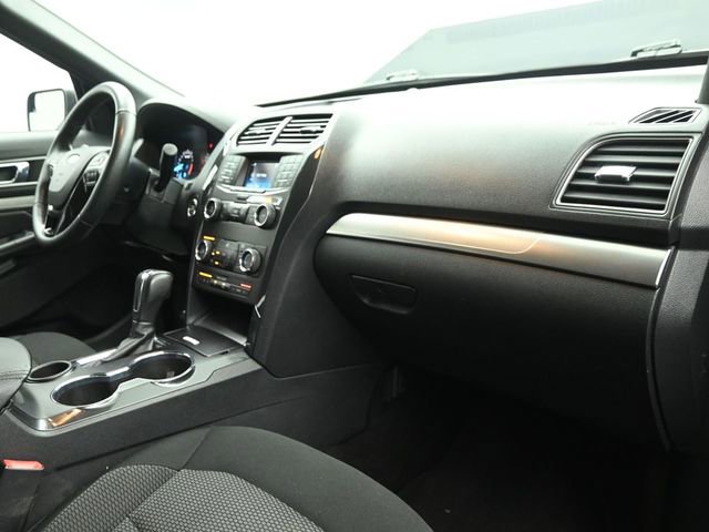 Certified 2018 Ford Explorer XLT FWD image 26