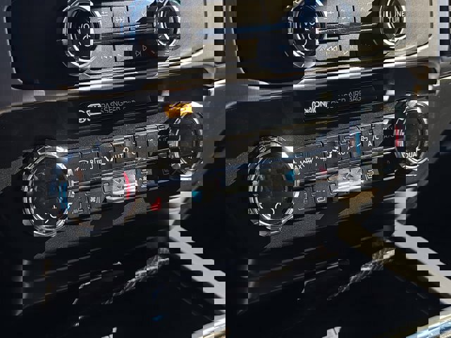 Certified 2022 Ford F450 Platinum w/ FX4 Off-Road Package image 23