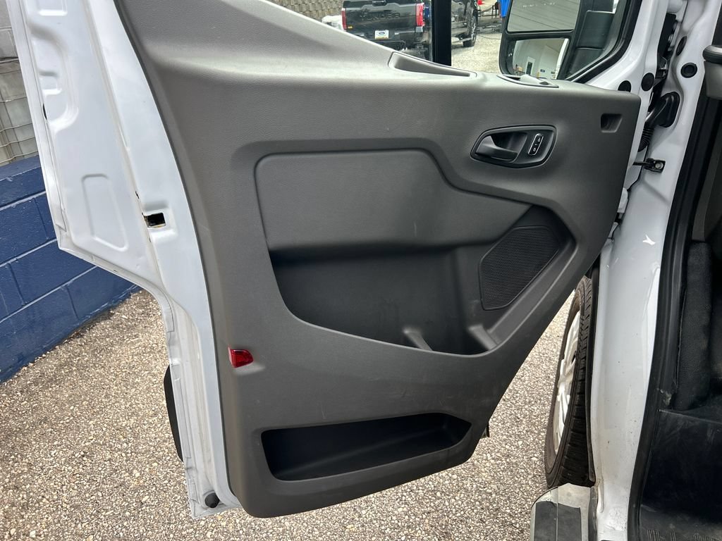 Certified 2025 Ford Transit 250 Low Roof w/ Exterior Upgrade Package RWD image 9