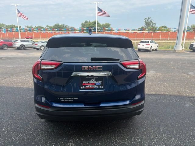 Used 2022 GMC Terrain SLE FWD image 4