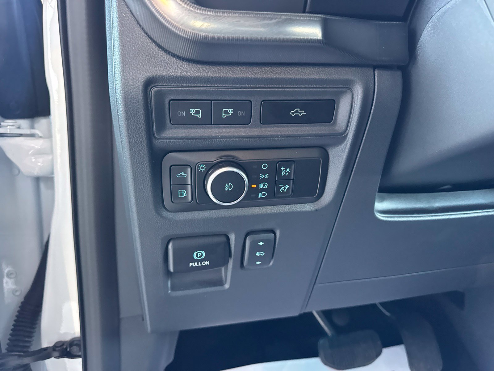 Certified 2024 Ford F150 Lariat AWD/4WD image 33