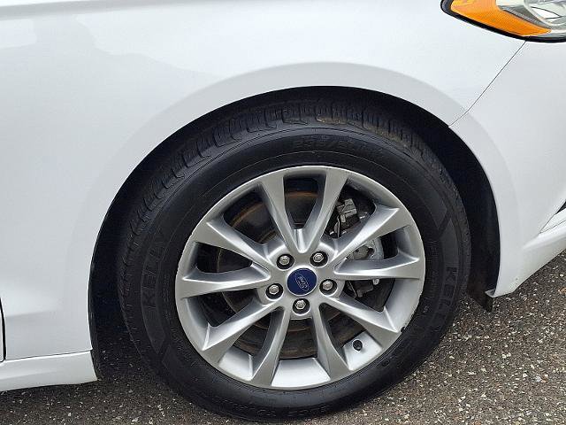 Certified 2017 Ford Fusion SE w/ Fusion SE Technology Package image 8